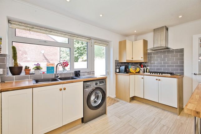 47, Rowan Way, Yeovil photo 4
