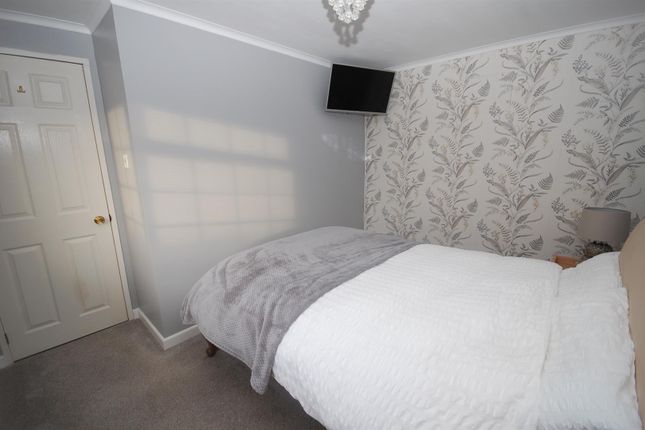 Mobile/park home for sale in Newfield Crescent, Cliff Top Park, Garforth, Leeds