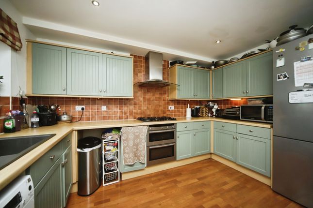10, Mitre Court, Taunton photo 2