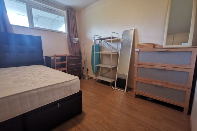 Flat to rent in Phoenix Court, St Pancras