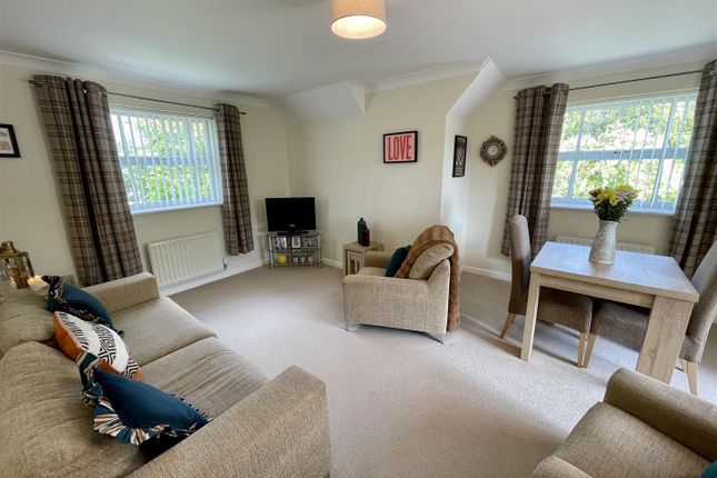 21, Abbey Springs, Darlington photo 3