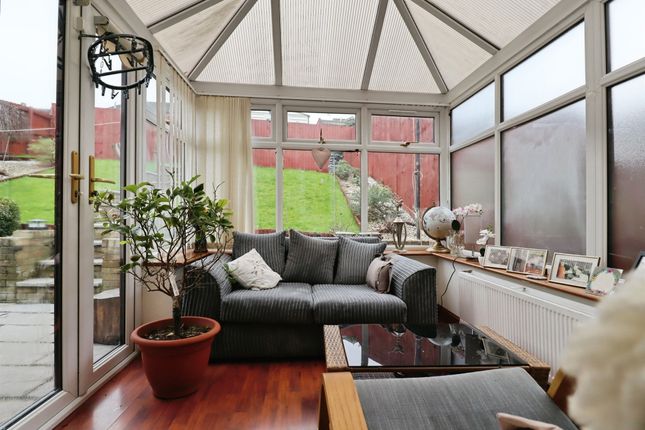 39, Churchfields, Barry photo 4