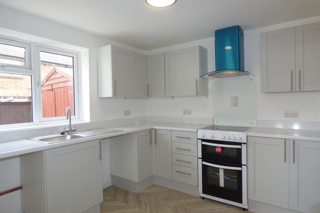 69, Lynden Avenue, Nottingham photo 2