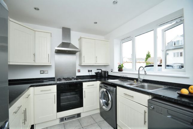 2, Keppel Close, Greenhithe photo 2