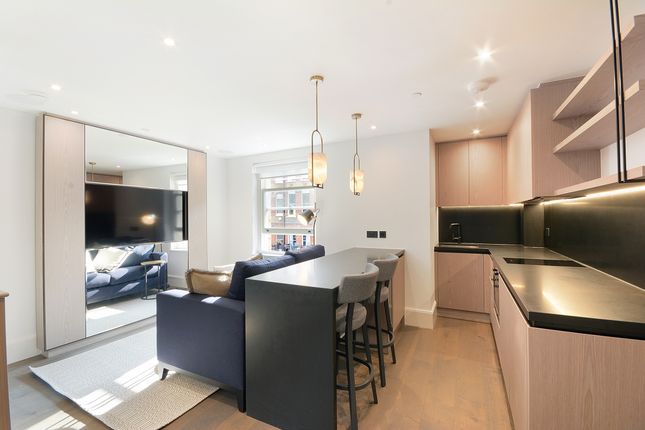Thumbnail Flat to rent in Cresswell Gardens, Chelsea