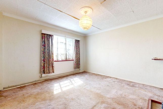 49, Princesfield Road, Waltham Abbey photo 2