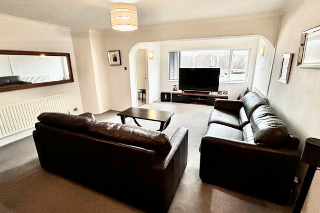 41, Partridge Way, Chadderton, Oldham photo 3