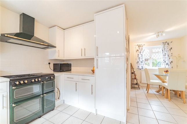 7, Bacon Close, Sandhurst photo 2