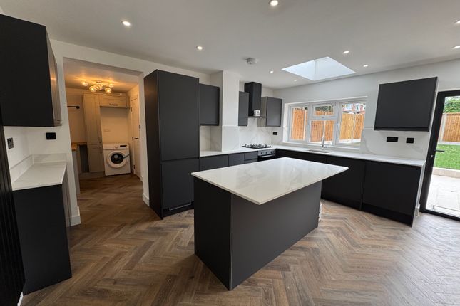 Thumbnail Property to rent in Comet Close, Watford