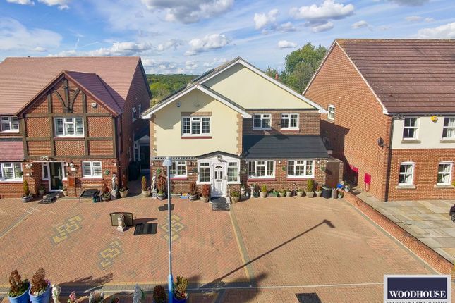 5-bed house on 5, Bittern Close, Cheshunt, £835,000