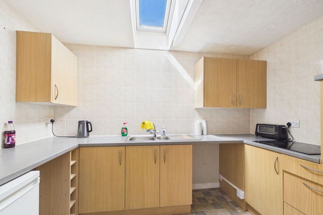 85, Ellen Close, Truro photo 3