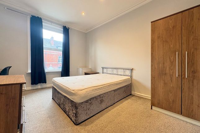 Flat 1, 11, Providence Avenue, Leeds photo 3