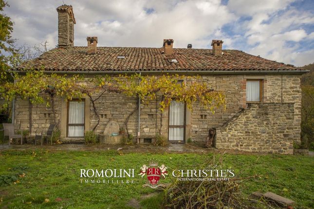 Country house for sale in Pietralunga, Umbria, Italy