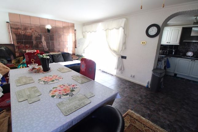 53, Fieldfare Green, Luton photo 2