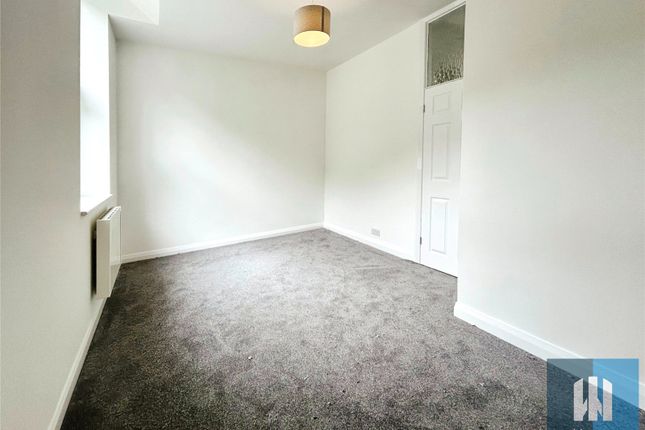 Flat 1,, Woodfield House, Huddersfield photo 4