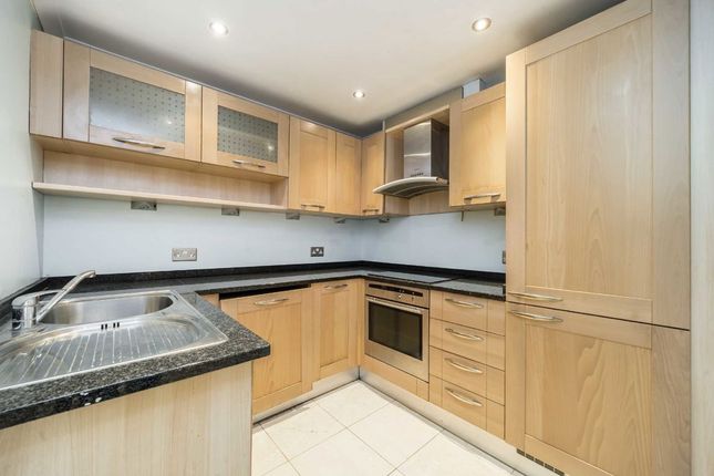 Etchingham Park Road, London photo 2