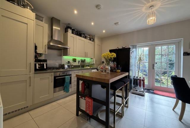 2, Burlington Mews, Slough photo 4