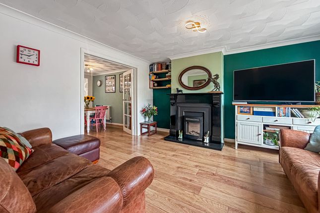 41 Lon-y-Gors, Caerphilly photo 3