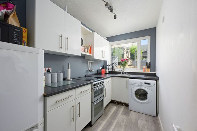 54, Cowal Crescent, Glenrothes photo 3