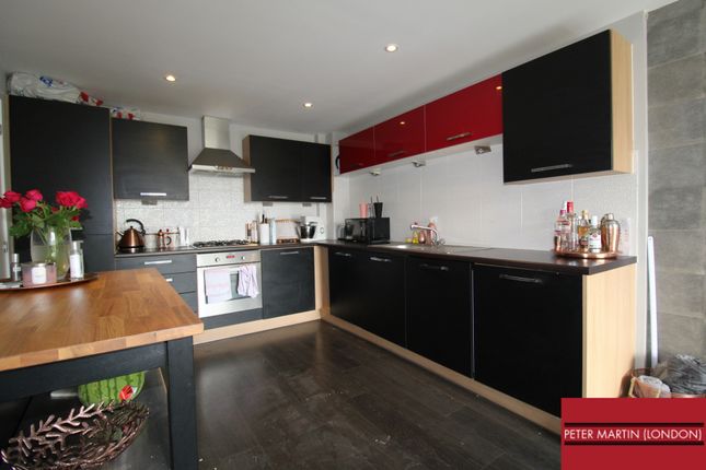 Pumphouse Crescent, Watford photo 2