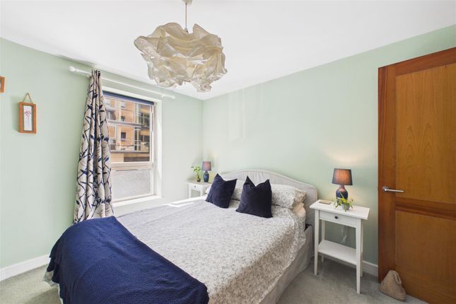 Flat 29, North Contemporis, 20, Merchants Road, Bristol photo 4
