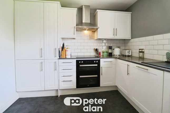 Flat 5, Barnwood, Brooklea Park, Cardiff photo 4