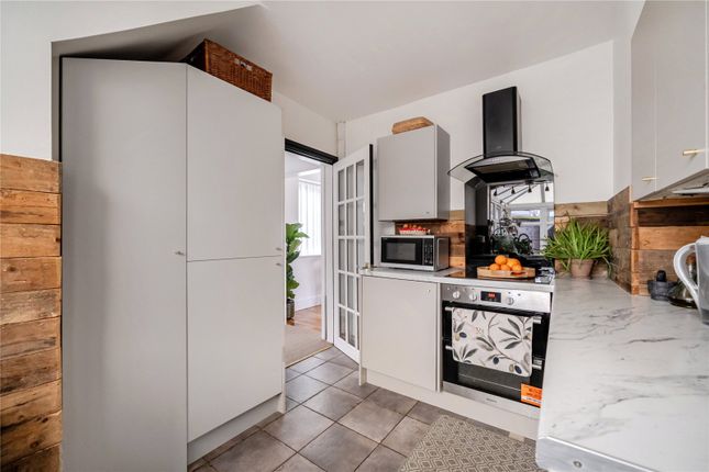 51, Greenfields Road, Reading photo 3