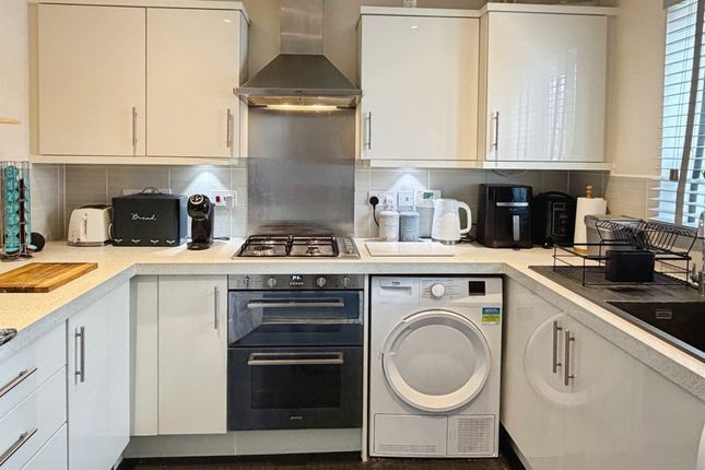 4, Newmarket Avenue, Bourne photo 2
