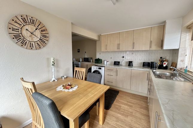 18, St Marys Crescent, Yeovil photo 2