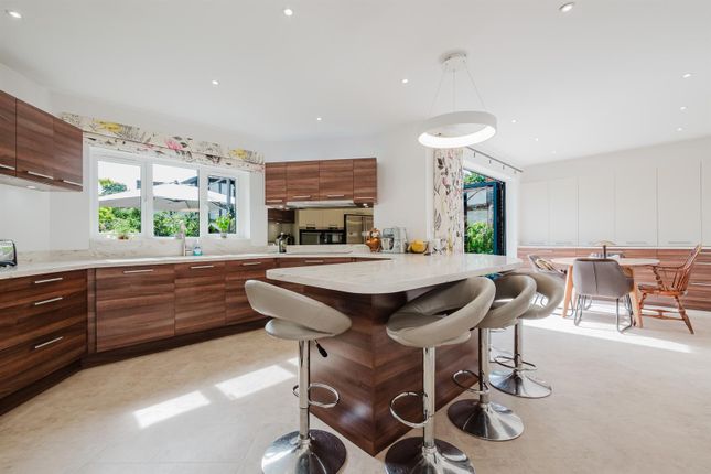 Live In Dining Kitchen