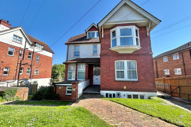 2-bed flat on 1a, 120, Dorset Road, Bexhill on Sea, £180,000