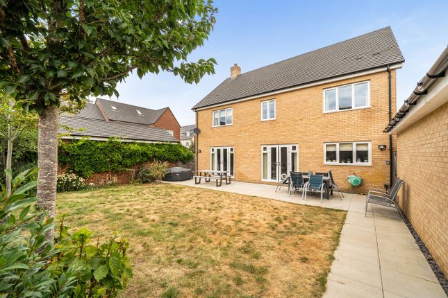 6, Fry Grove, Flitwick photo 4
