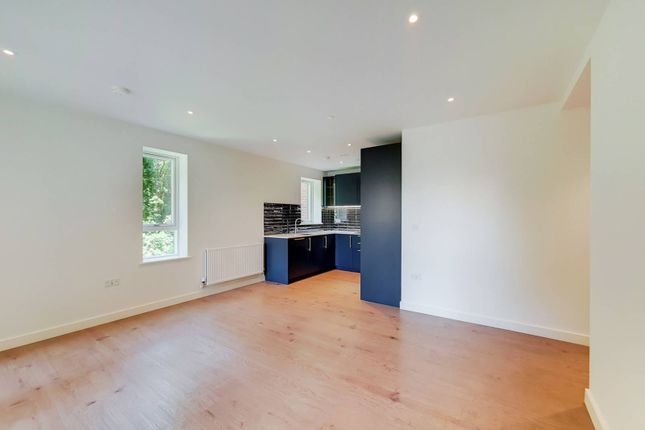 Flat for sale in Clarendon, Harringay