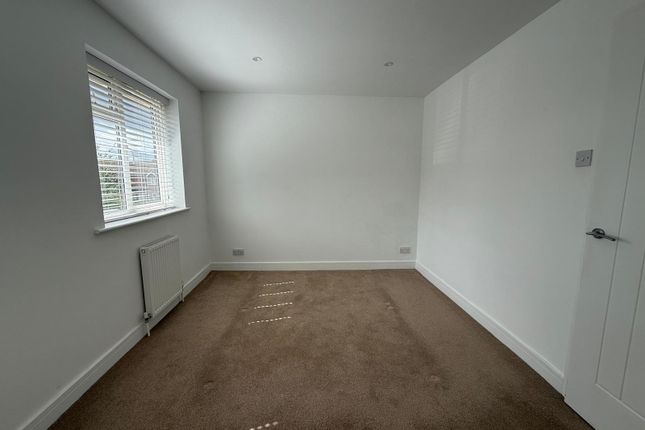 Cranleigh Close, Cheshunt photo 5