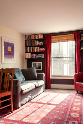 Flat for sale in Bell Street, London