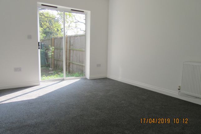 188, Cherwell Grove, South Ockendon photo 3