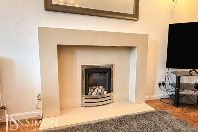 24, Miller Street, Bury photo 3