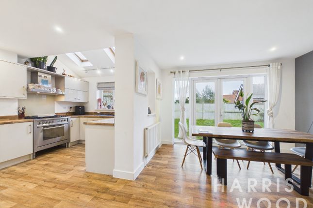 8, Bower Grove, Colchester photo 4