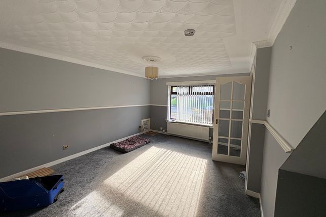 21, Balgray Avenue, Kilmarnock photo 2