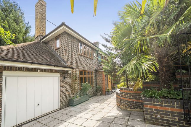 24, Hereward Avenue, Purley photo 2