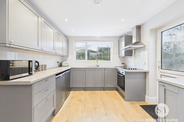 6 Waverley Road, Blackburn photo 3