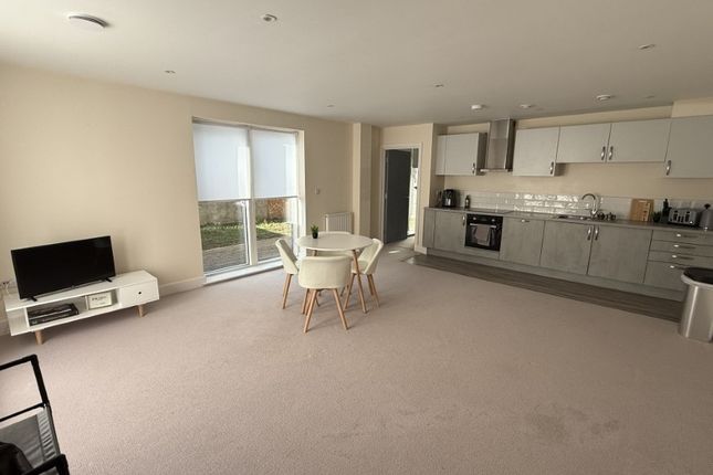 Flat 14, Lovell Lodge, 365 Milton Road, Cambridge, Cambridgeshire CB4 1SR photo 2