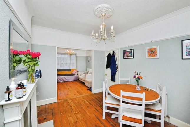 39, Victoria Road, Saltash photo 3