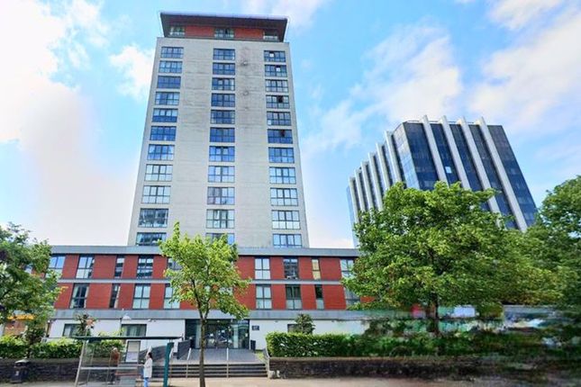 Flat to rent in Admiral House, Newport Road, Cardiff