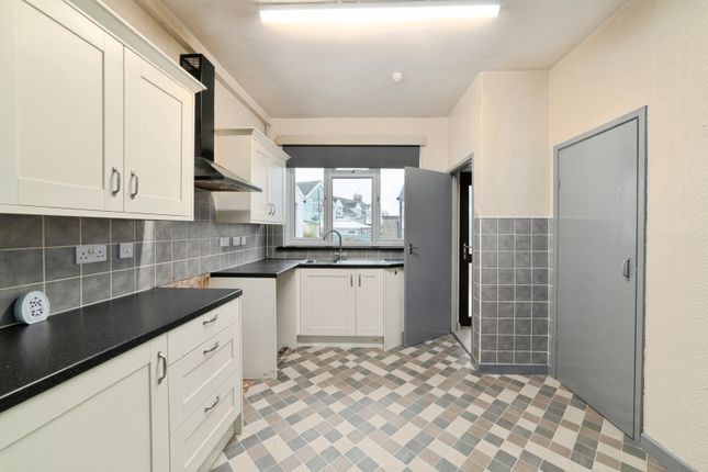30, Harbour Village, Pembrokeshire photo 2