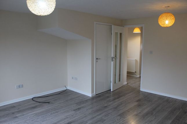 10, St Hildas Close, Didcot photo 5