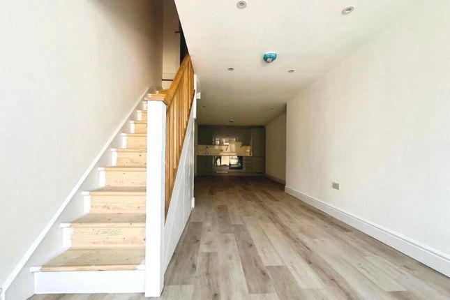 45, Windmill Road, Brentford photo 4