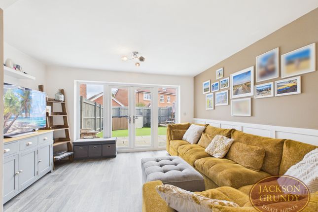 3, Silverthorn Drive, Northampton photo 4
