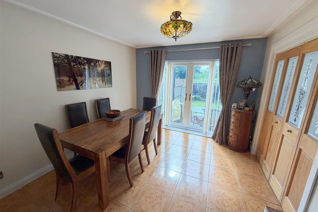 124, Irwell, Skelmersdale photo 3