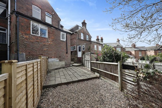 Terraced house for sale in Eskdale Avenue, Chesham